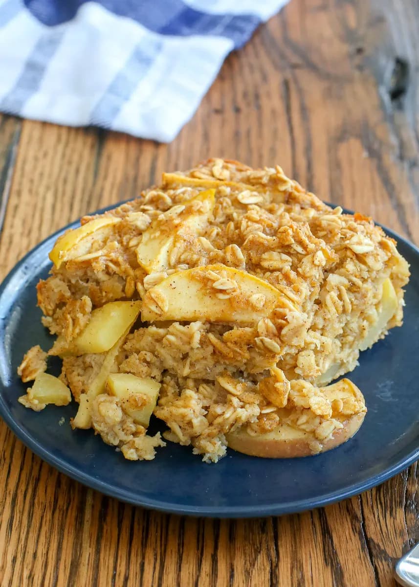 Apple Pie Baked Oatmeal