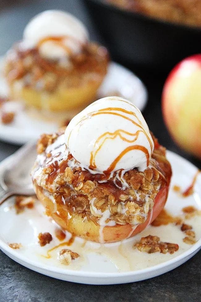 Cinnamon Streusel Baked Apples