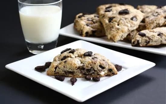 Cookies ‘n Cream Scones