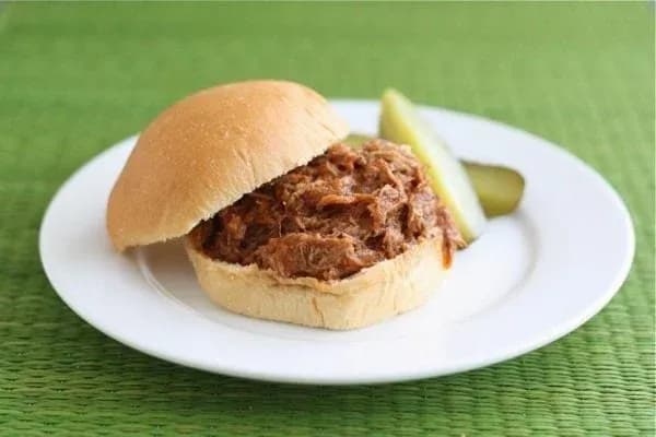 Slow Cooker Pulled Pork Sandwiches